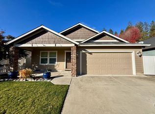 102 Westbrook Dr, Rogue River, OR 97537