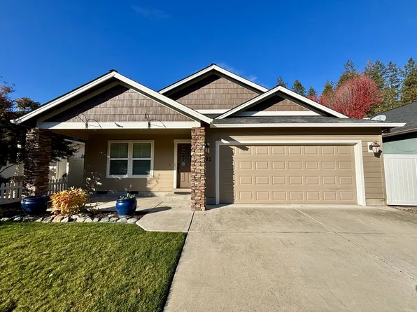 102 Westbrook Dr, Rogue River, OR 97537