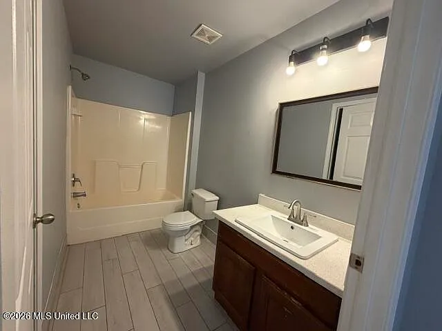 3 bed, 2.0 bath, 1000 sqft, $1,100 — Photo 3