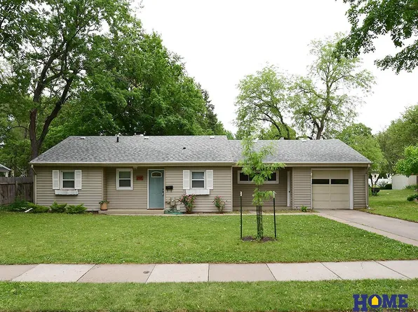 3824 Apple St, Lincoln, NE 68503