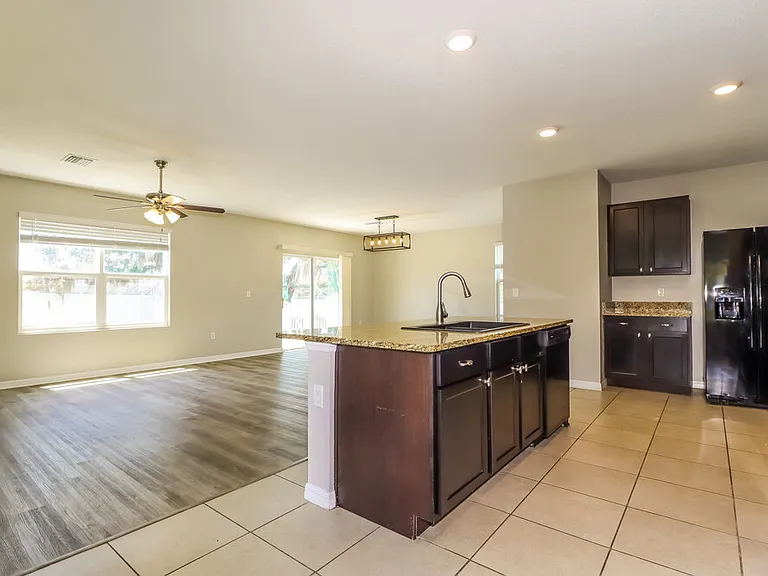 10988 Carlton Fields Dr — Photo 7