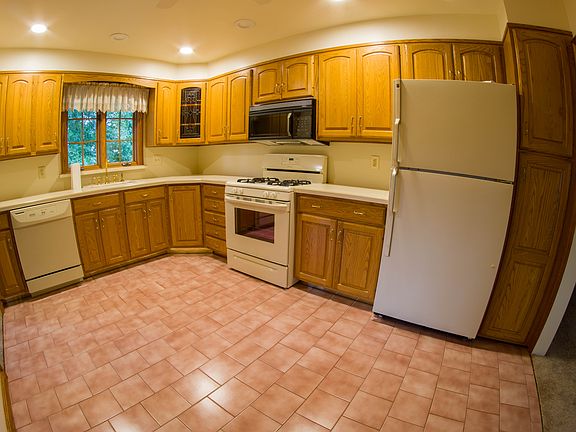 5th image of 127 Abingdon Ave