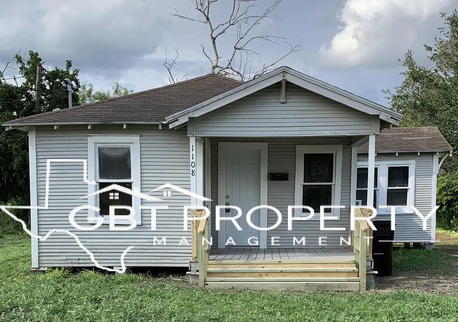 Single Family Home, Newly Renovated! — Photo 1