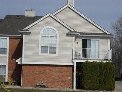 52243 Heatherstone Ave, Macomb, MI, 48042