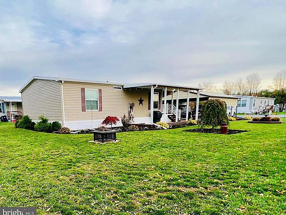 2nd image of 63 Maizefield Dr