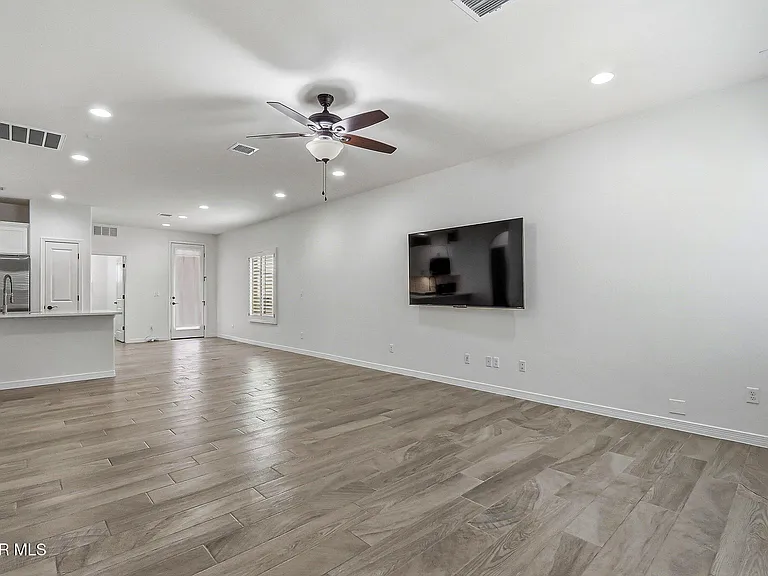 13106 Kington Ave — Photo 5