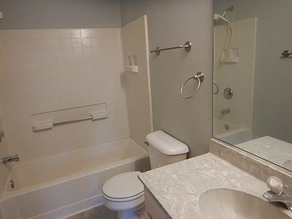 4th image of 1873 Grandview Pl
