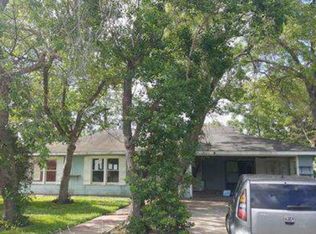 536 W 5th St, Yorktown, TX 78164