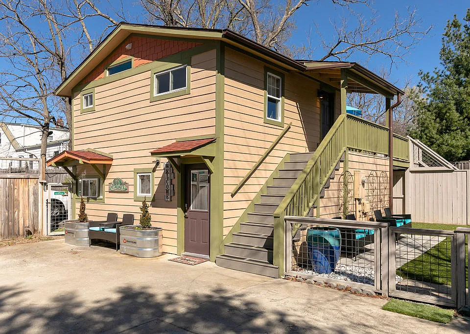 7 1/2 Georgia Ave #GP