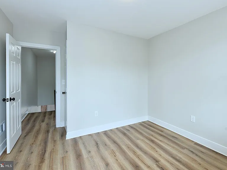 420 E 28th St — Photo 22