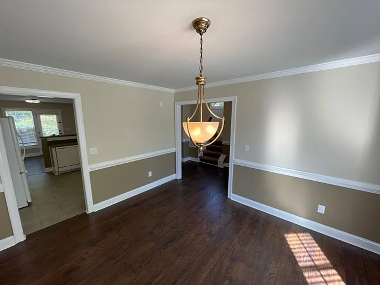 433 Holly Thorn Trce — Photo 12