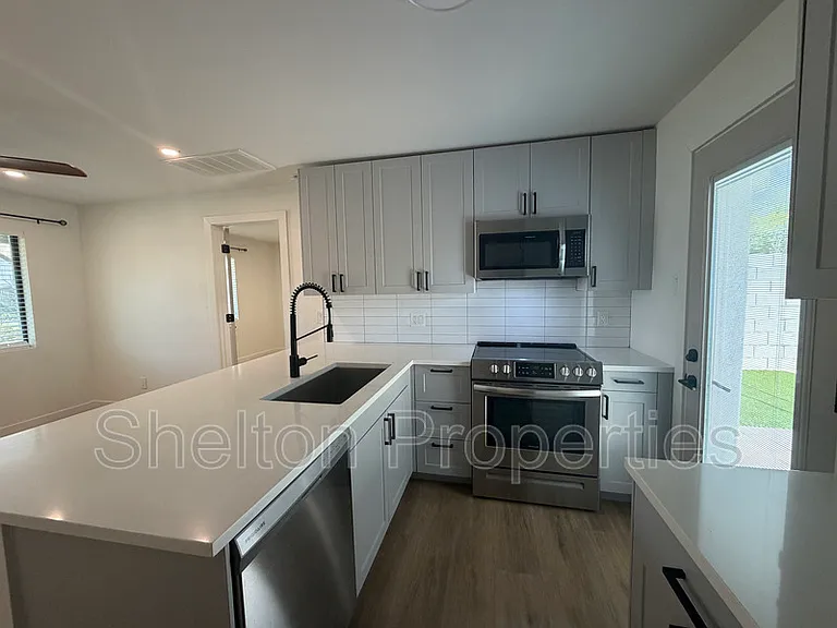 614 N 10th Ave #B — Photo 6