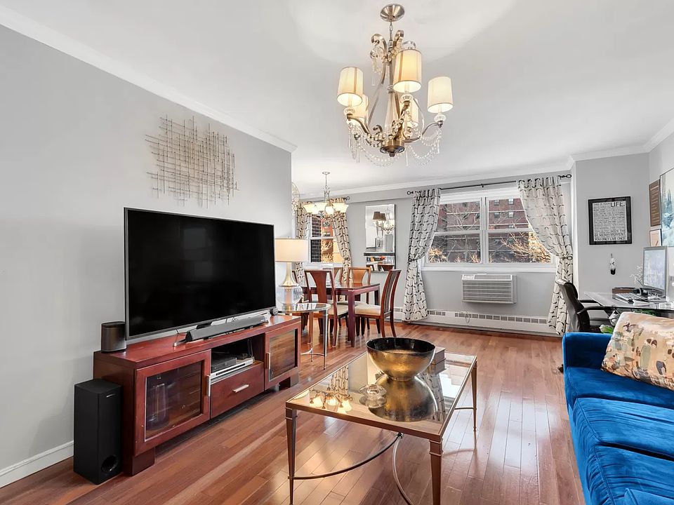 1st image of 191 Willoughby St APT 6B