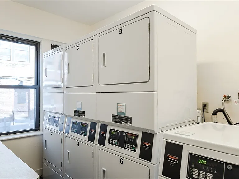 145 Englewood Ave #33 — Photo 31
