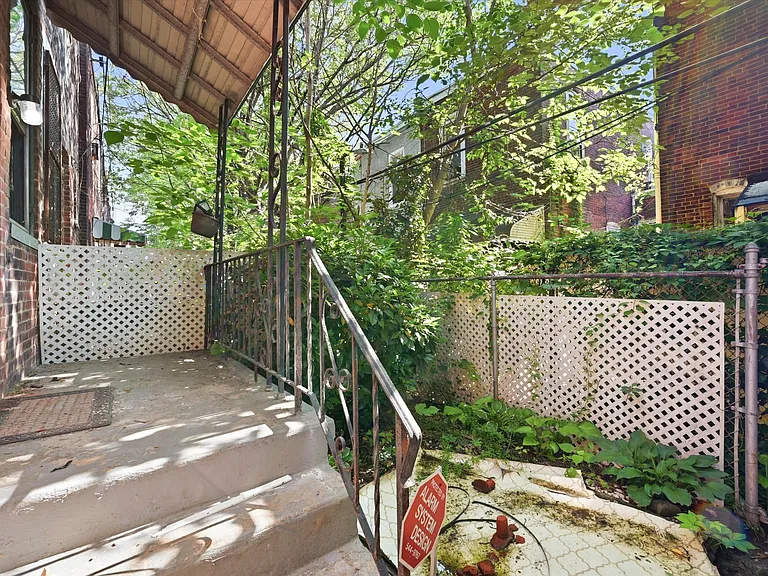 235 N Creighton St — Photo 18