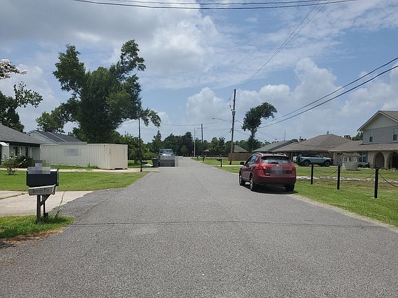 4th image of 2713 Park Dr