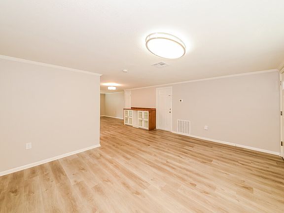 4th image of 5009 Silk Oak Dr