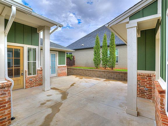 2nd image of 4301 NE 125th Ct