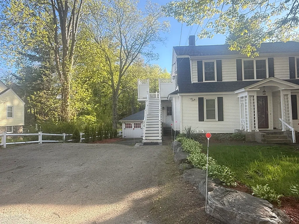 Building Photo - 35B Beach St #B