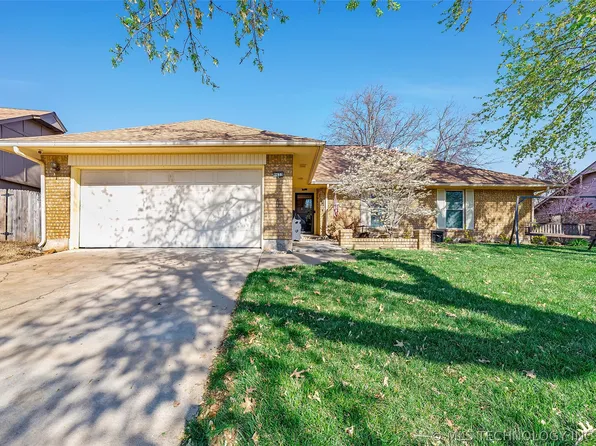 8433 E 64th Pl, Tulsa, OK 74133