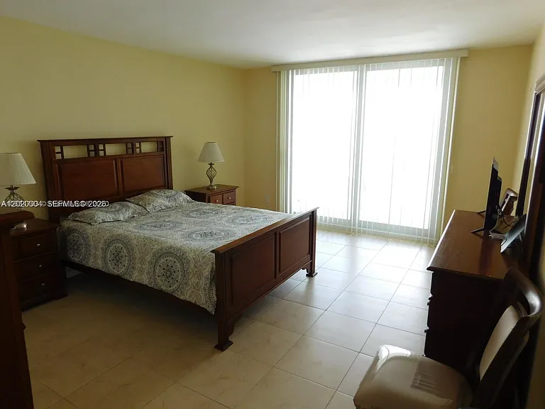 5401 Collins Ave #1213 — Photo 28