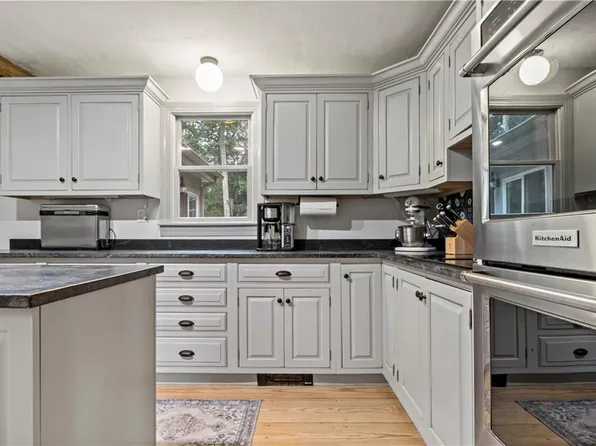 172 Estelle Dr, South Kingstown, RI 02892