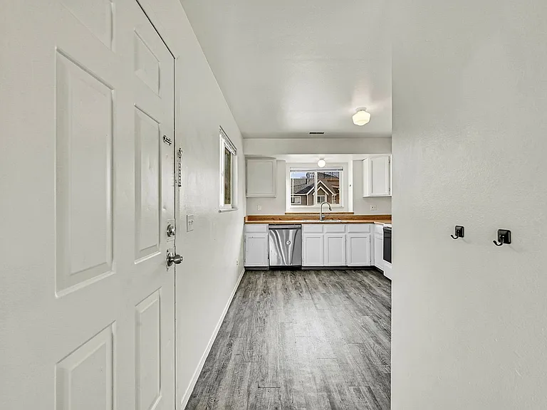 1051 Mazatlan Cir #D — Photo 12