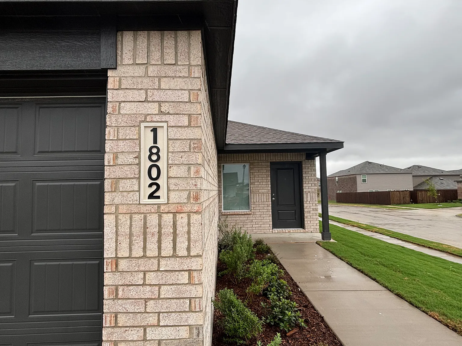 3 bed, 1311 sqft, $2,200 — Photo 3