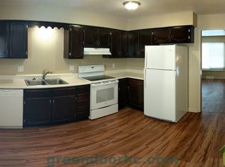 9128 W 78th St, Overland Park, KS 66204