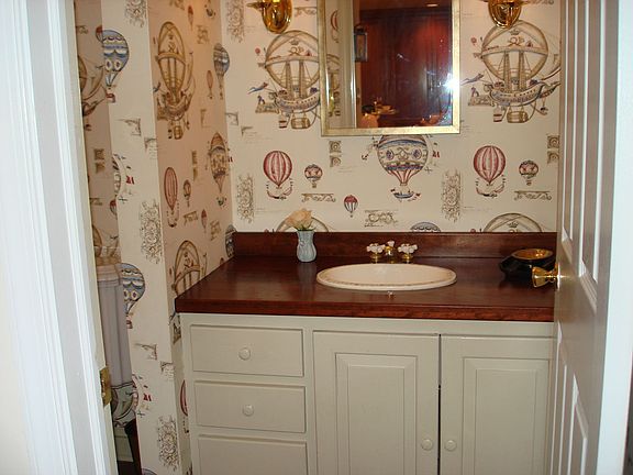 Powder room