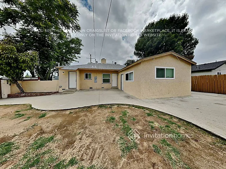 18601 Victory Blvd — Photo 21