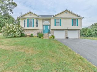 302 Old Stage Rd, Rogersville, TN 37857