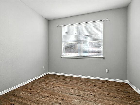 3rd image of 420 Perkins Dr