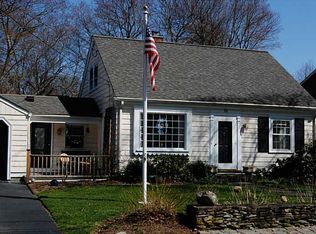 11 Paquin Rd, Barrington, RI 02806
