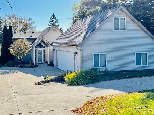 11030 White Lake Rd, Fenton, MI 48430