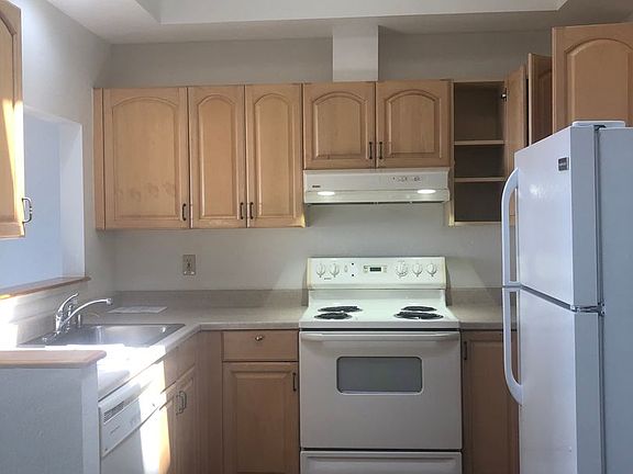 4th image of 555 Broadway Ave APT 3
