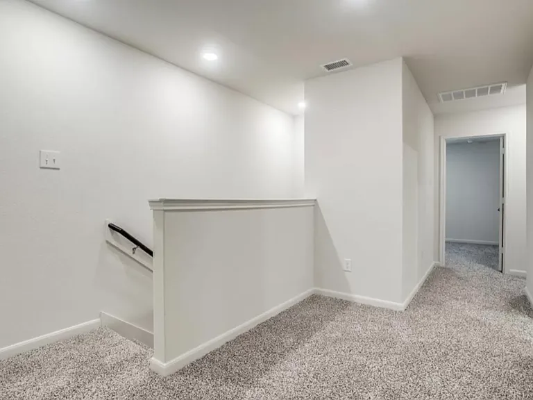 203 Marsh Ln — Photo 6