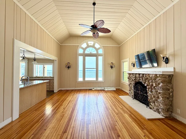 321 Cove View Ct — Photo 5