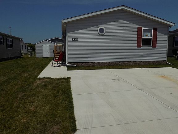 2nd image of 3425 Summer St #3425