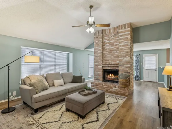 1030 Hedgestone, San Antonio, TX 78258