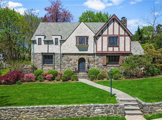 14 Dimitri Pl, Larchmont, NY 10538