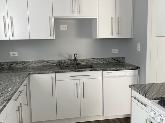 2nd image of 330 N Emerald Ave