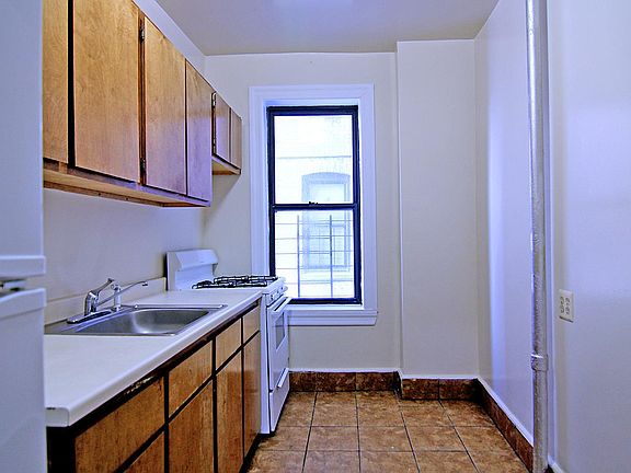 5th image of 3043 Sedgwick Ave