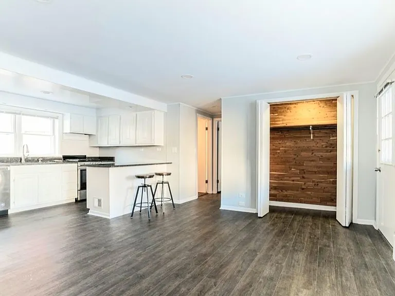 573 Ryan Pl — Photo 7