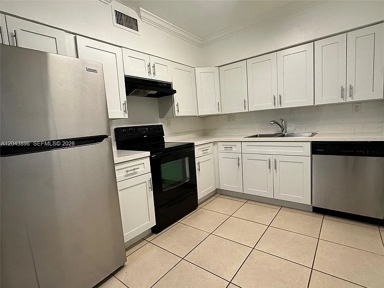 2536 Van Buren St #5A — Photo 7