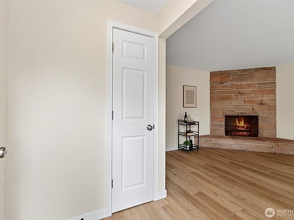 2nd image of 11618 Roseberg Avenue S