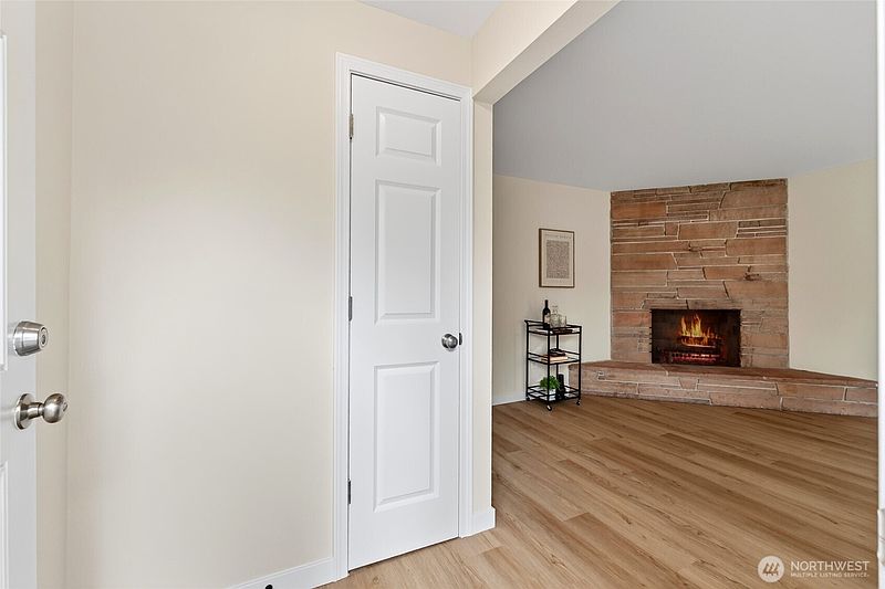 2nd image of 11618 Roseberg Avenue S