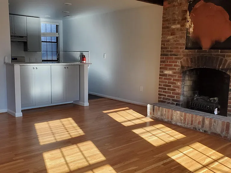 315 Monroe St #3 — Photo 2