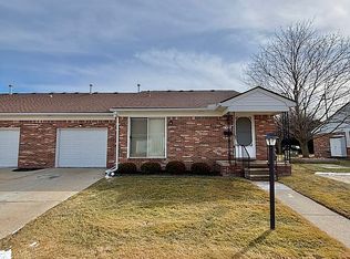 401 Doremus Ln #10, Saint Clair Shores, MI
