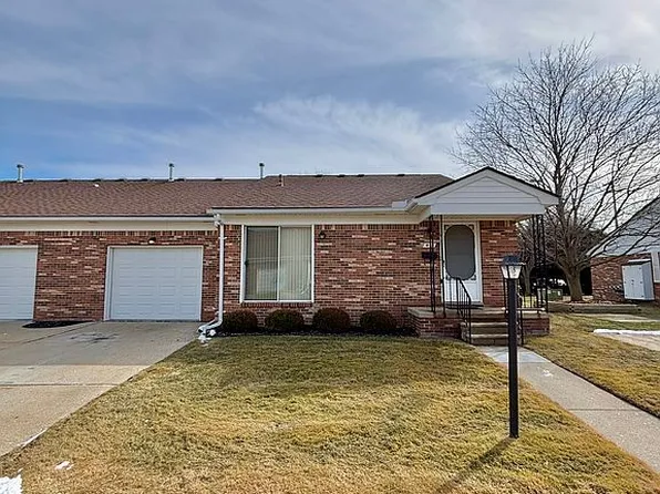 401 Doremus Ln #10, Saint Clair Shores, MI 48080